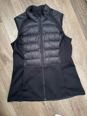 Lululemon Athletica Down For It All Black Quilted-Front Sleeveless Vest